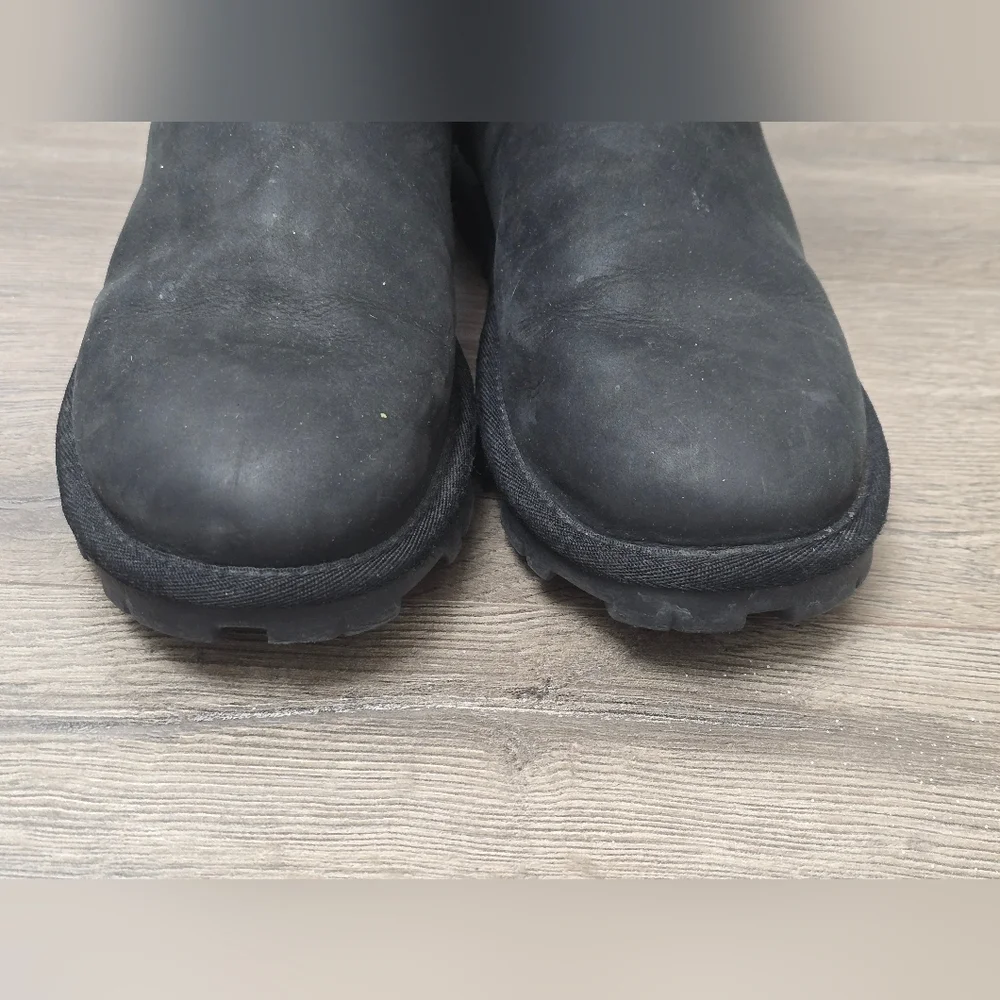 UGG Essential Short II Wool Lined Black Suede Women Size 7 Outdoor Ski Snow